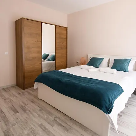 Smart Living Plaza דירה *